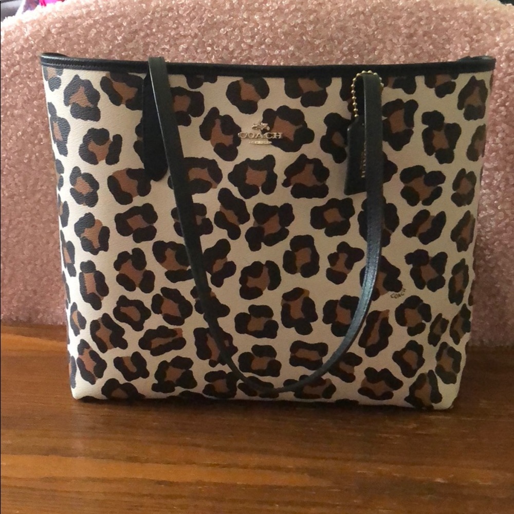 Printed coach tote